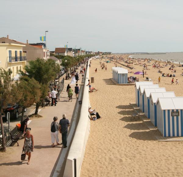 Maison De Charme A La Rochelle Croix-Chapeau ภายนอก รูปภาพ